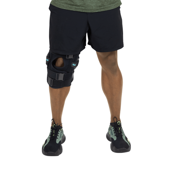 SUP2062 - 833 Knee Brace from the front